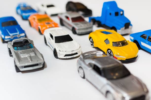 Diecast vs. Plastic Models – Which One is Right for You? Choosing between diecast and plastic models? We break down the pros, cons, and differences to help you decide!