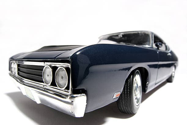 Build Your Dream Garage in Miniature